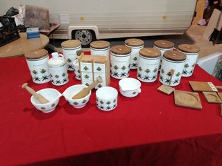 Lotes de botes y varios de cocina de segunda mano por 20 € en Cartagena