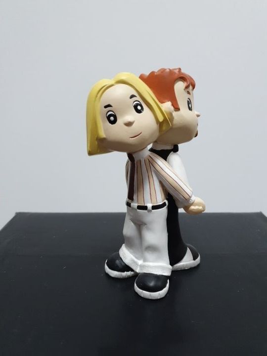 coppia di ragazzi per torta