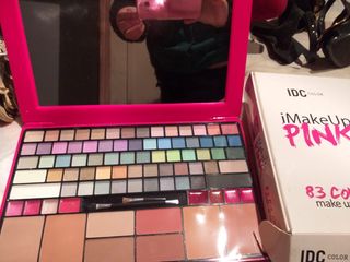 Maletin de maquillaje pinturas tipo portatil rosa de segunda mano por 24  EUR en Barcelona en WALLAPOP