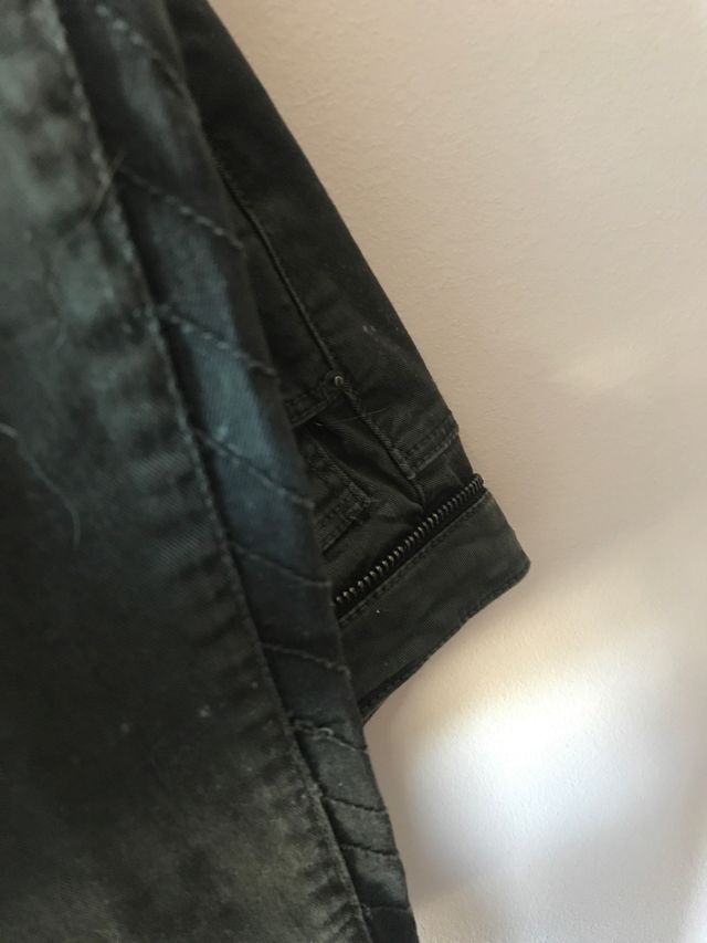 Pantalón verde militar de chica de PULL&BEAR