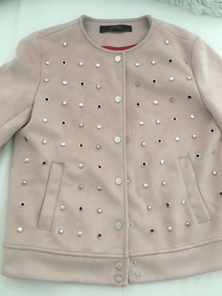 Chaqueta tachas de Zara - Vinted