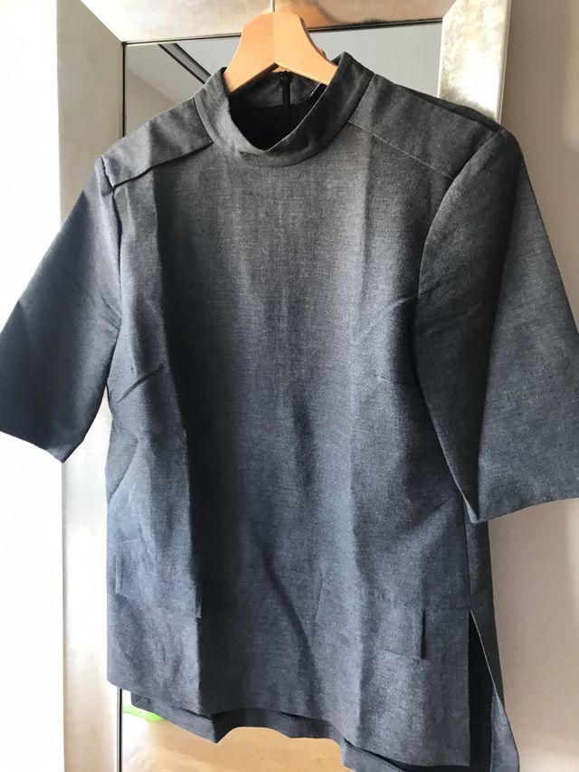 Blusa gris de ZARA