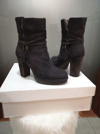 Botines tacon piel y borrego. Marrón. Alpe. N: 36 de segunda mano por 29  EUR en Barakaldo en WALLAPOP