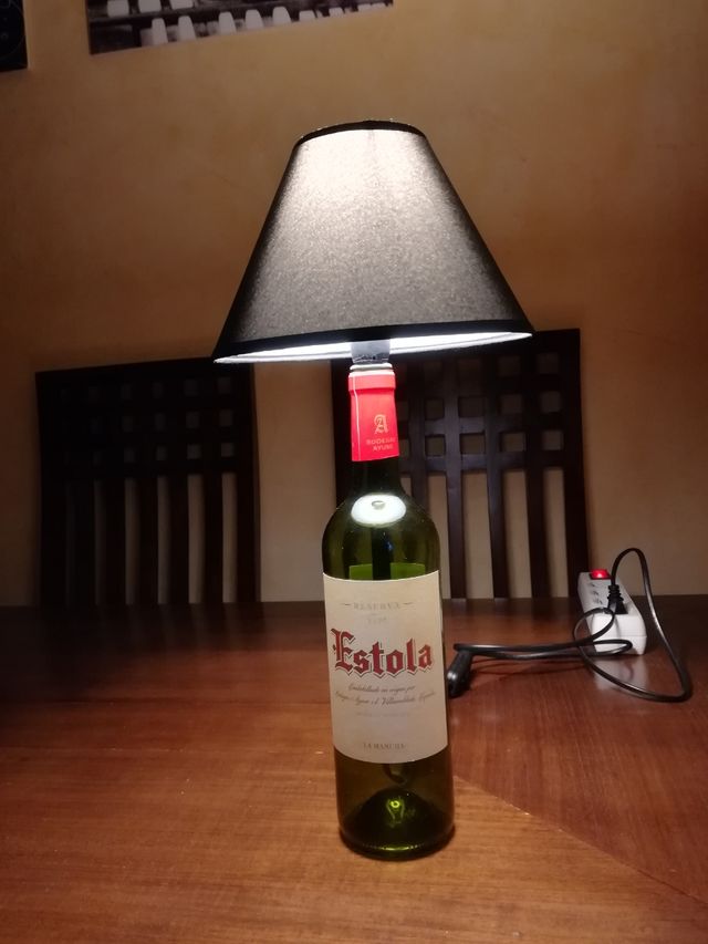 lámparas, Jack Daniels, y otra marcas