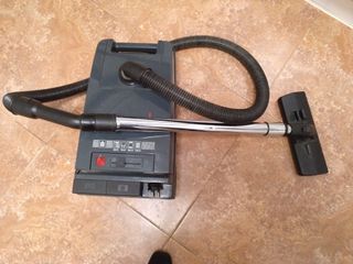ASPIRADORA SOLAC 1400 de segunda mano por 30 EUR en Santurtzi en WALLAPOP