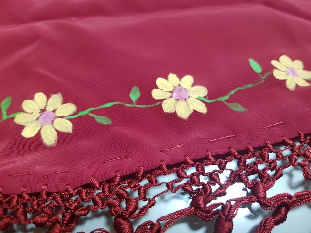 Mantoncillo de flamenca rojo vino