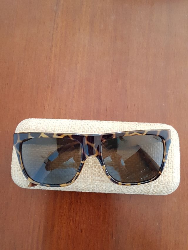 Gafas de sol, con patillas metálicas, de PARFOIS