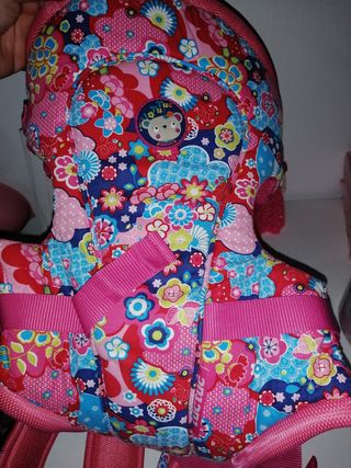 Mochila portabebe tuc tuc niña kimono de segunda mano por 21 EUR en  Carretera de San Martin de La Vega en WALLAPOP