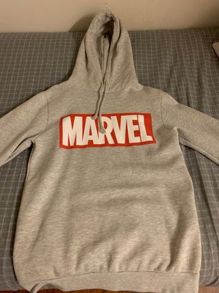 sudadera marvel pull and bear
