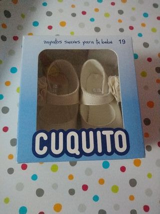 Zapatos cuquitos talla 19 de segunda mano por 15 EUR en Benirredrà en  WALLAPOP