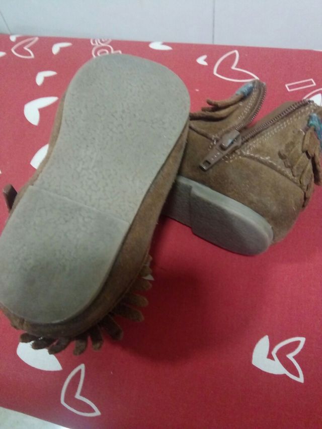 Botitas de niña de Sfera ,  talla 21.