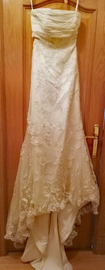 Vestido encaje y cristales