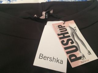 Leggins Push Up Bershka de segunda mano por 15 EUR en Málaga en WALLAPOP