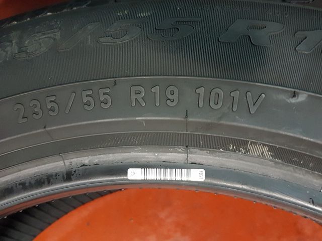 235 55 R19