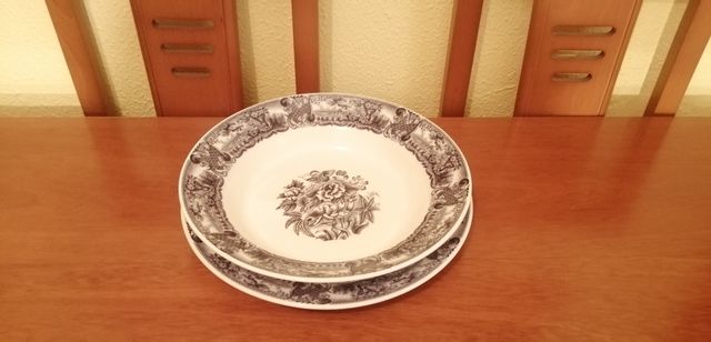 VAJILLA AZUL "RIVANDEL"