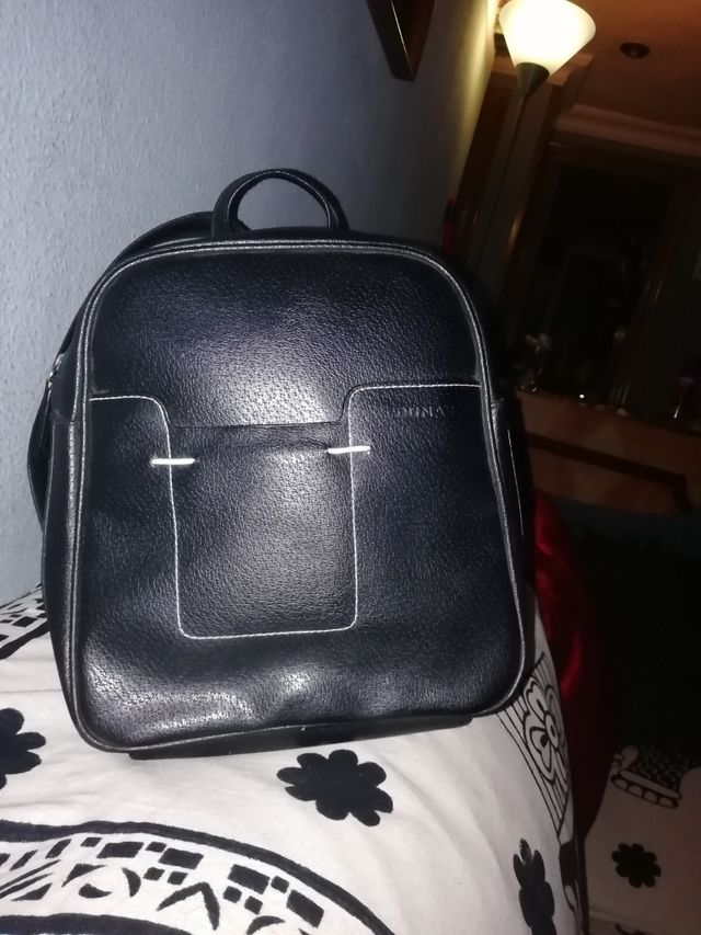 mochila bolso de polipiel nueva con su etiqueta