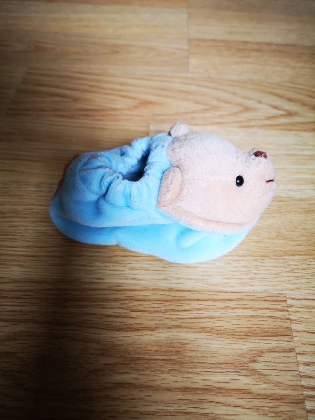 zapatillas osito. bebé 3 - 6 meses. TUC TUC