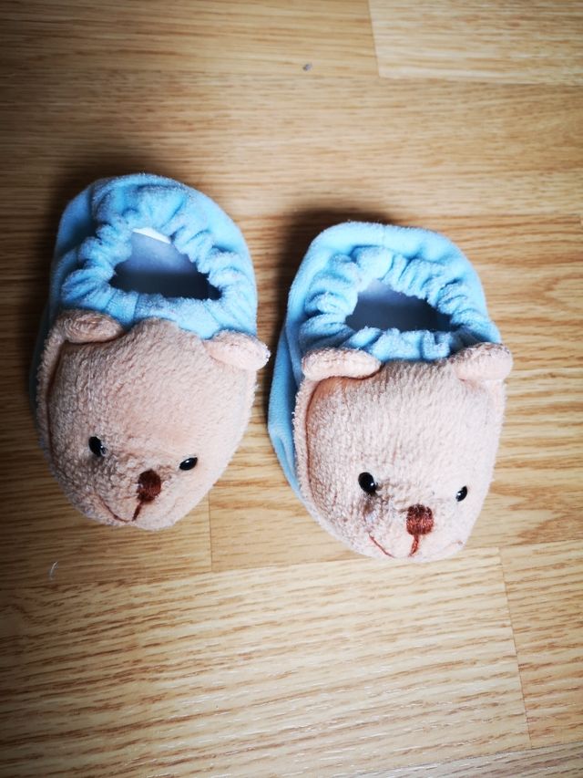 zapatillas osito. bebé 3 - 6 meses. TUC TUC