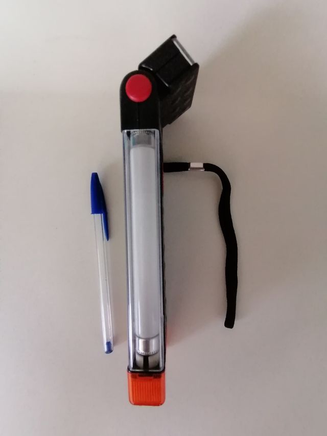 Linterna multiusos tres luces de segunda mano por 12 € en Majadahonda