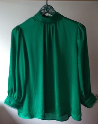 zara blusa verde