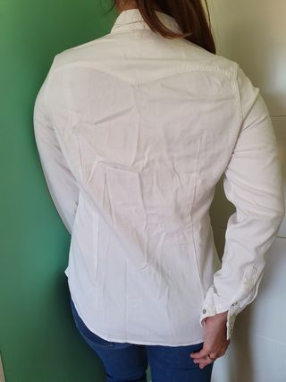 Camisa vaquera blanca Levis mujer de segunda mano por 22 Camisa vaquera blanca Levis mujer de segunda mano por 22