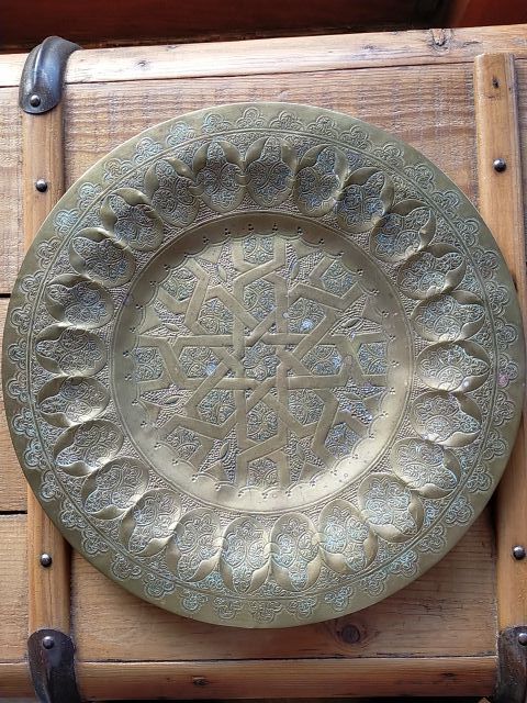 plato latón artesanía marroqui