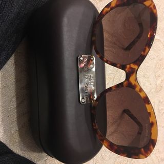 Gafas sol. Gloria Ortiz. de segunda mano por 35 EUR en Valencia en WALLAPOP