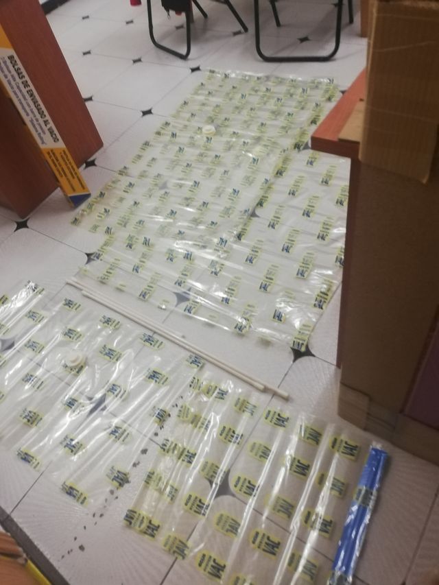 Ropa, manta, edredón, bolsas de envasado al vacío.