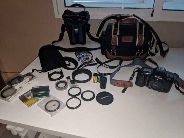 Cámara de Fotos Nikon F70D+ Tres objetivos+ dos