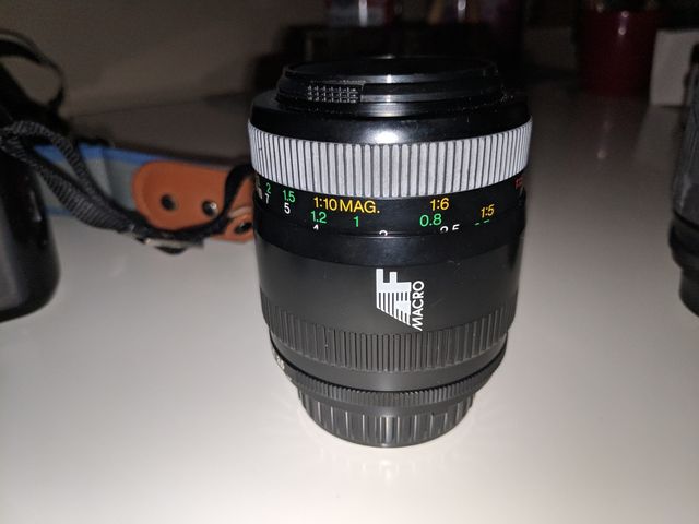 Cámara de Fotos Nikon F70D+ Tres objetivos+ dos