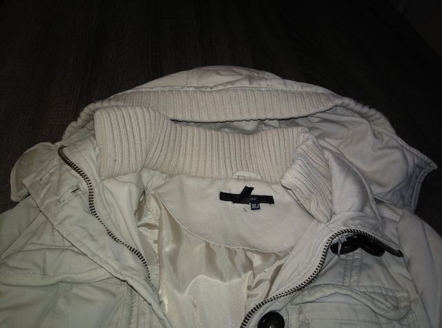 Abrigo color beige de Zara. Talla Se.