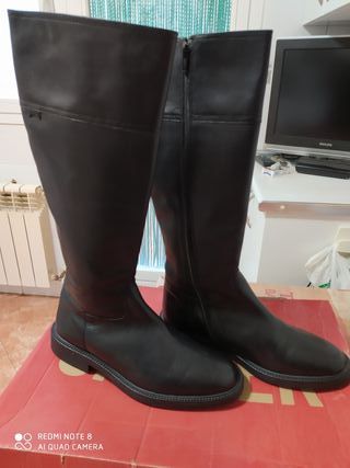 Botas altas Camper T41 de segunda mano por 95 EUR en Madrid en WALLAPOP