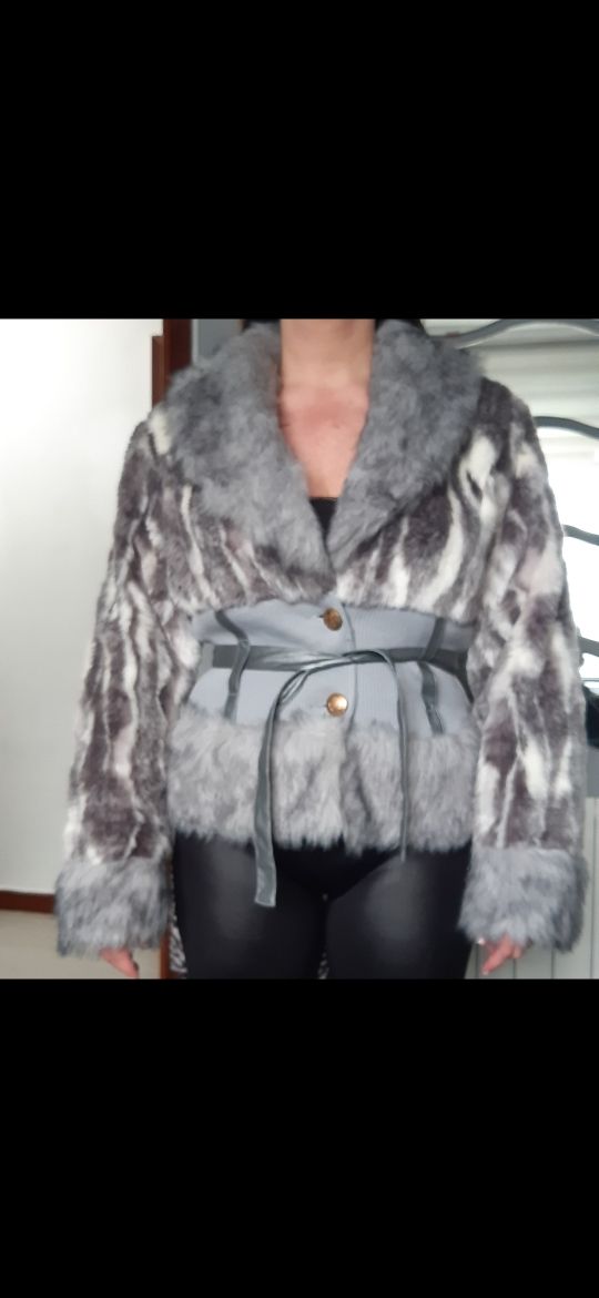 abrigo en perfecto estado