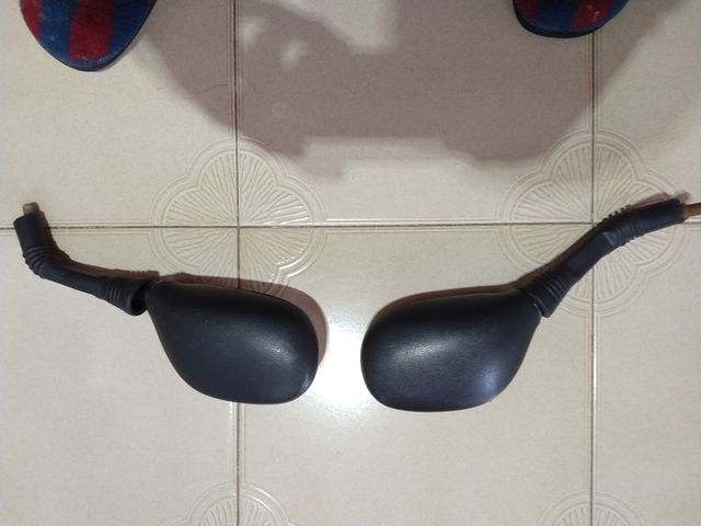 Dos retrovisores izquierdo y derecho por 10€