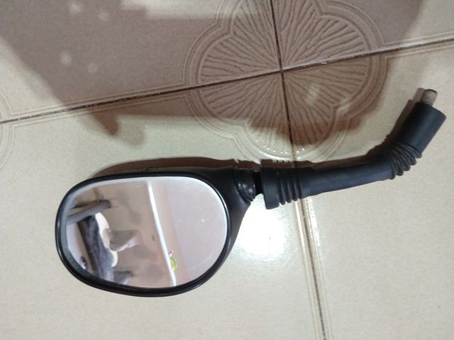 Dos retrovisores izquierdo y derecho por 10€