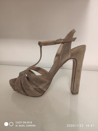 Sandalias Hoss Intropia t\\/39 de segunda mano por 70 EUR en San Sebastián  de Los Reyes en WALLAPOP
