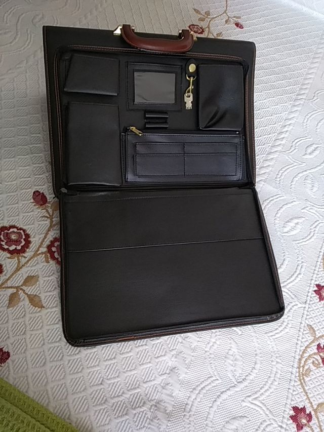 Cartera ,maletín portatil