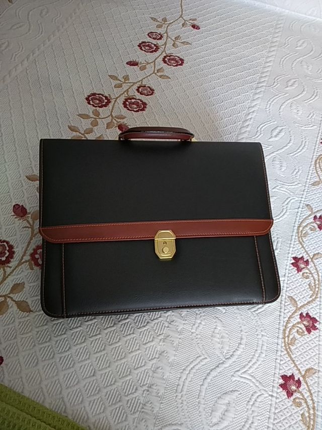 Cartera ,maletín portatil