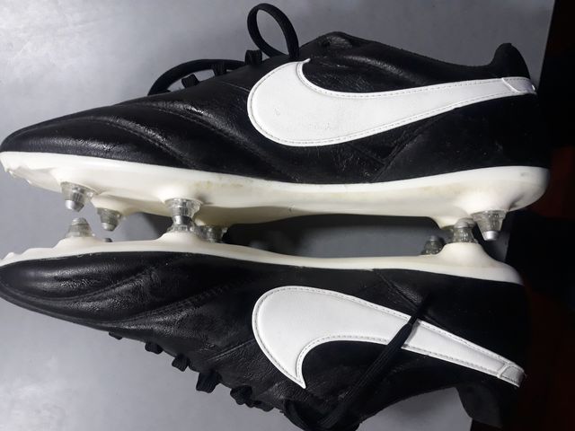 Lengua macarrónica cuello Copiar Botas de futbol Nike .Piel (Romario) de segunda mano por 15 € en Aldaia en WALLAPOP Lengua macarrónica cuello Copiar Botas de futbol Nike .Piel (Romario) de segunda mano por 15 € en Aldaia en WALLAPOP