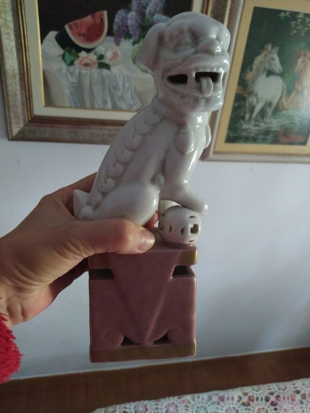 perro fu de porcelana hispania