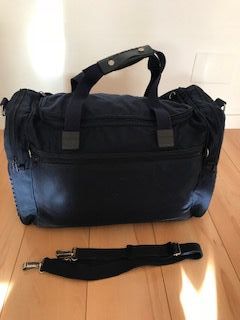 Bolsa viaje MANDARINA DUCK rectangular tanque de segunda mano por 25 EUR en  Barcelona en WALLAPOP