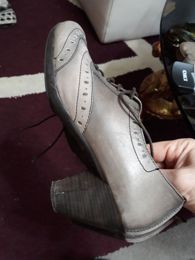 Zapatos de piel HISPANITAS
color gris