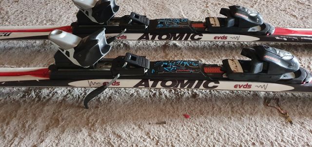 Esquis Atomic Beta 8.20