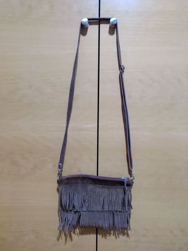 Bolso marrón con flecos