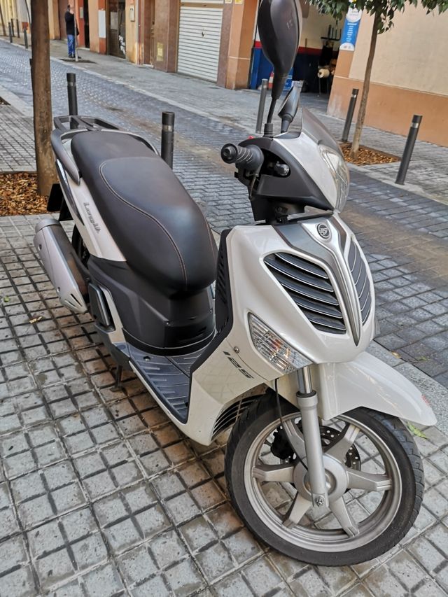 Keeway logic 125 2016 de segunda mano por 1.200 € en Santa