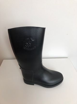 Botas montar caballo Decathlon talla 26 de segunda mano por 4 EUR en  Betanzos en WALLAPOP