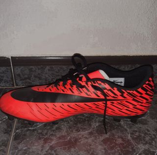 botas de futbol talla 45