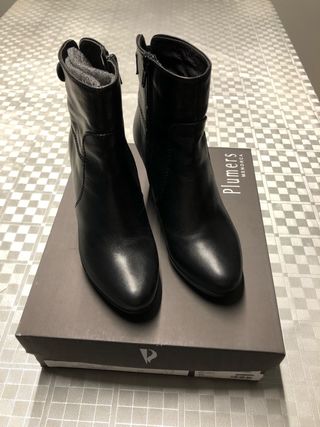 Botín Negro Piel Talla 35 Plumers de segunda mano por 35 EUR en Ciudad Real  en WALLAPOP