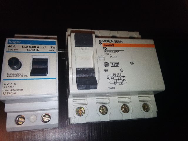 Interruptor DIFERENCIAL