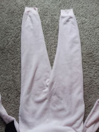 Pijama conejo de segunda mano por 3 EUR en Ibi en WALLAPOP